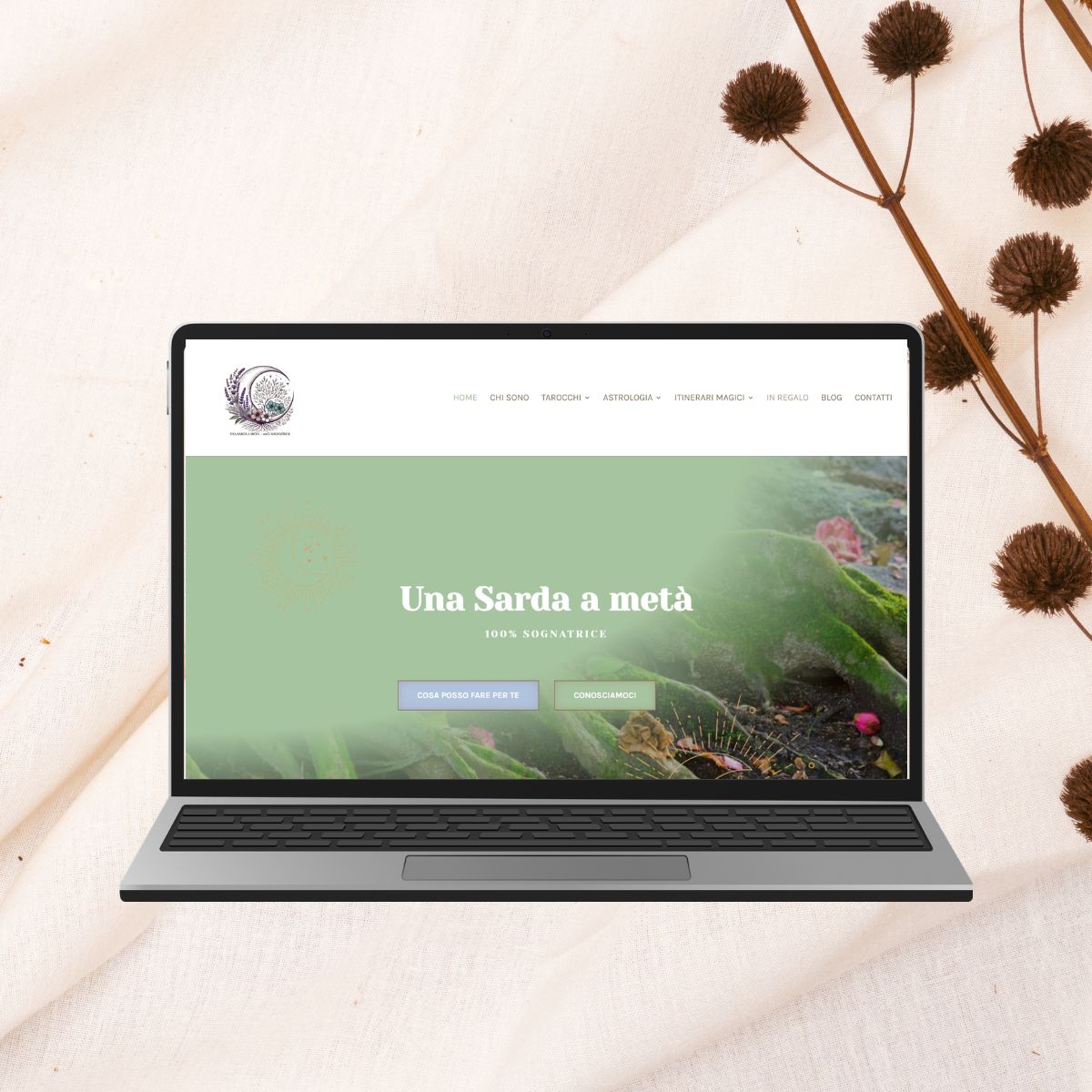 Mockup realizzasione sito web per tarologa e astrologa